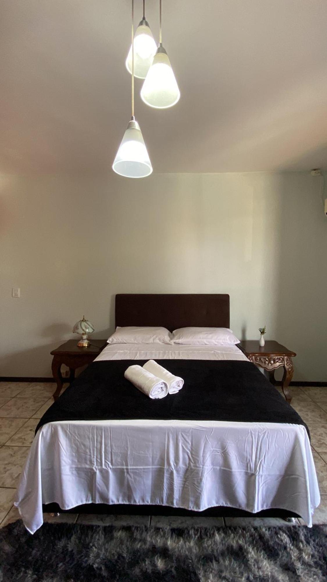 Triana Guest House Фос-ду-Іґуасу Екстер'єр фото