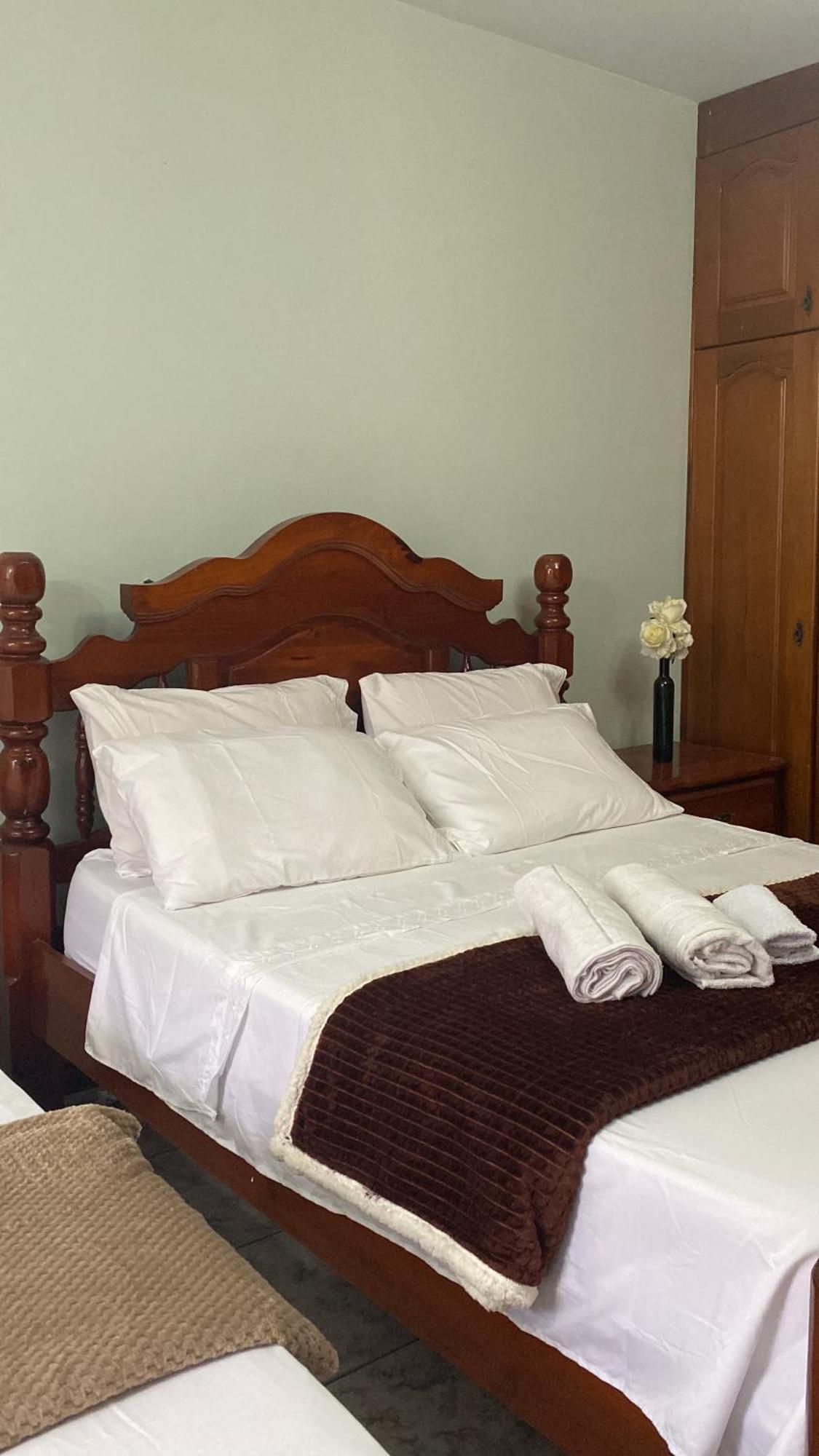 Triana Guest House Фос-ду-Іґуасу Екстер'єр фото