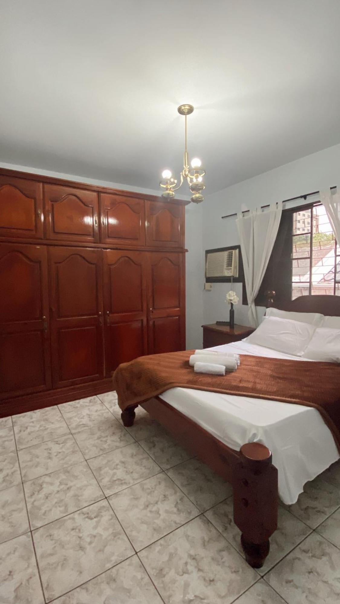 Triana Guest House Фос-ду-Іґуасу Екстер'єр фото