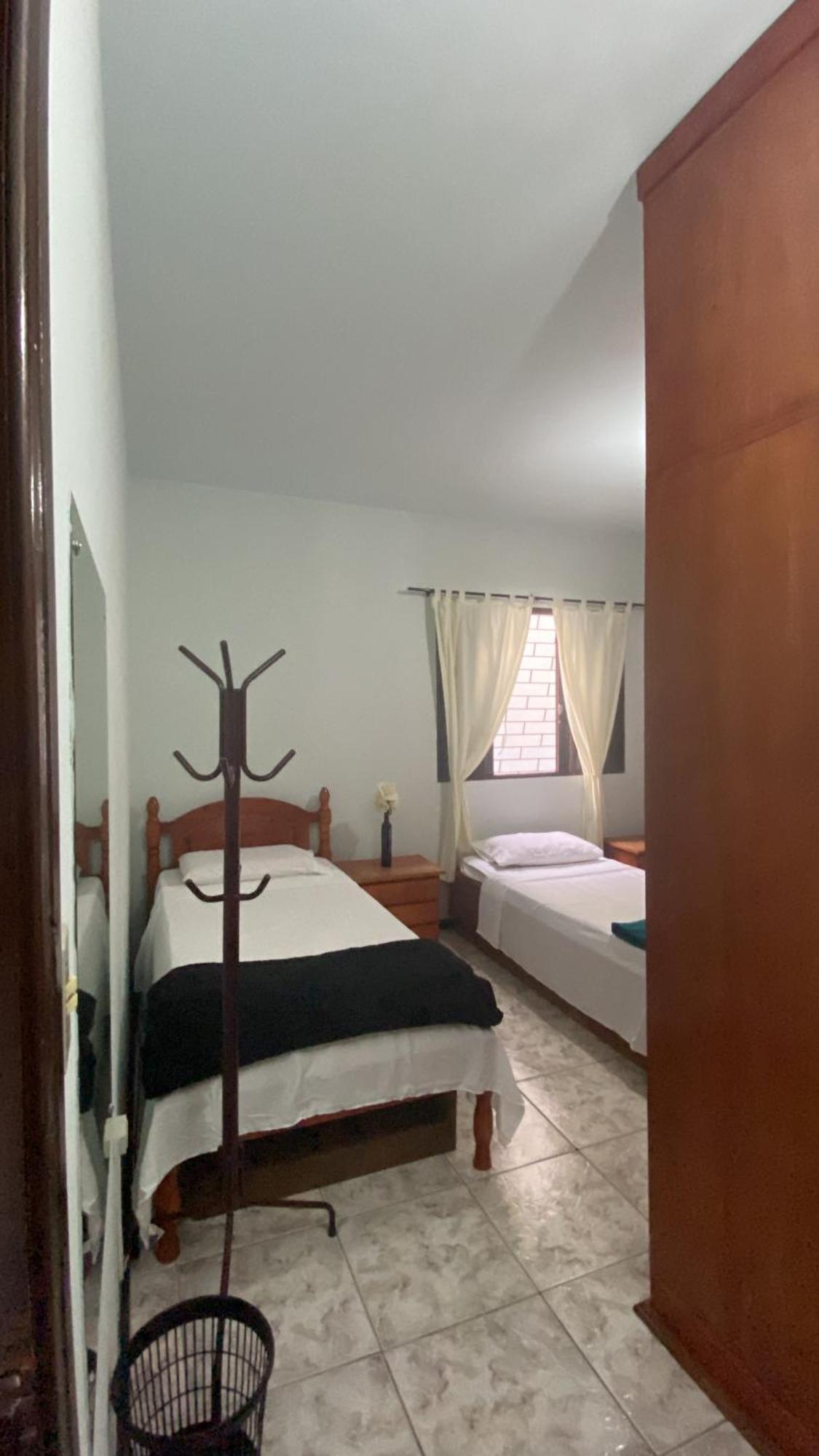 Triana Guest House Фос-ду-Іґуасу Екстер'єр фото