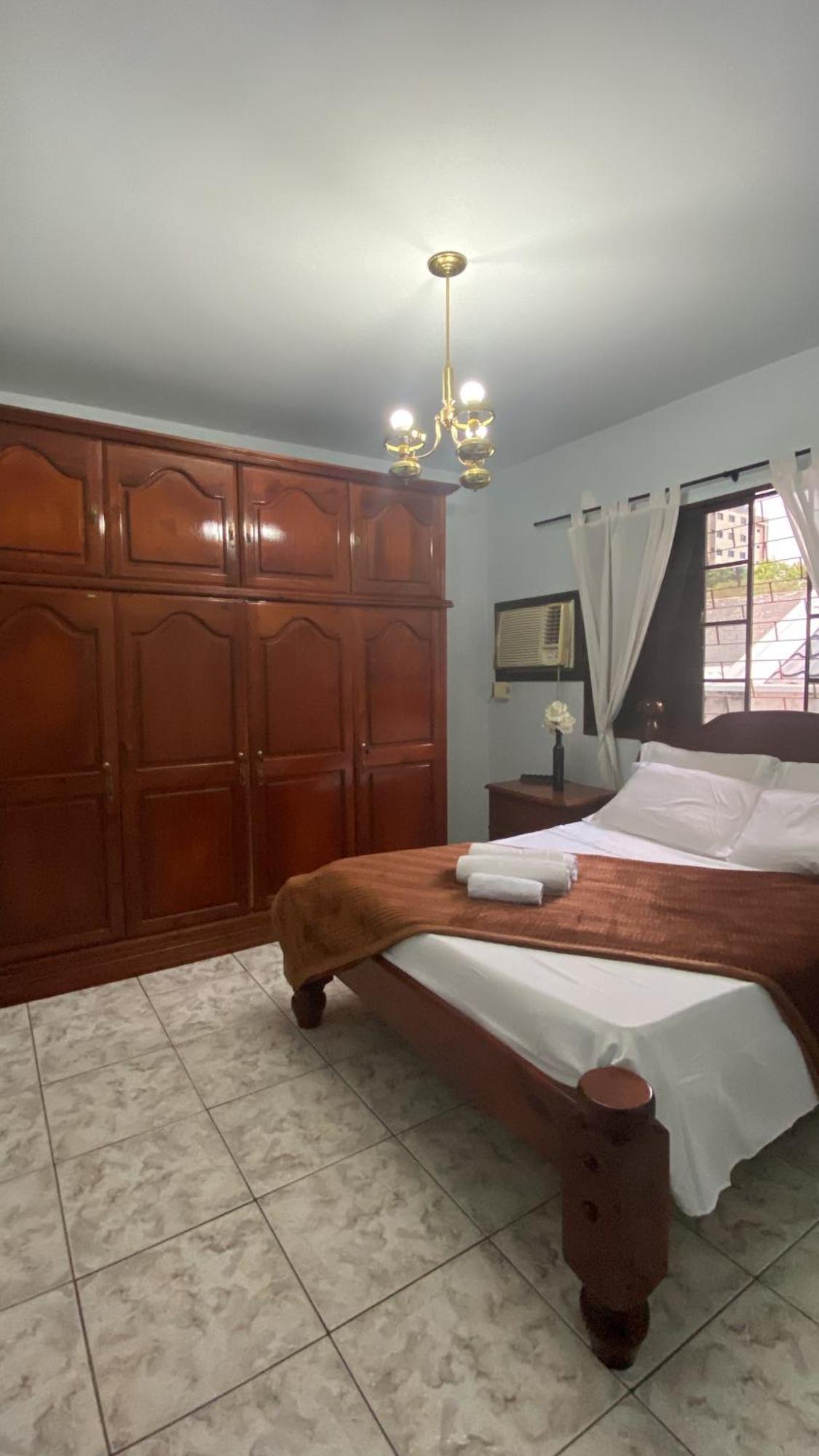 Triana Guest House Фос-ду-Іґуасу Екстер'єр фото