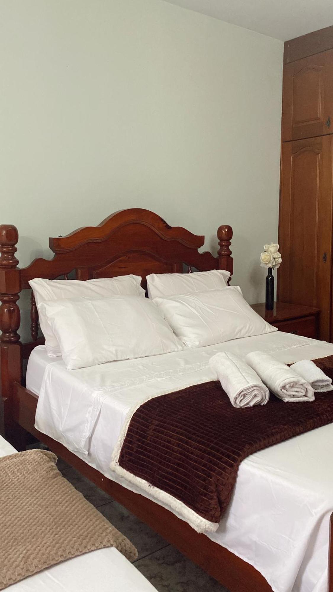 Triana Guest House Фос-ду-Іґуасу Екстер'єр фото