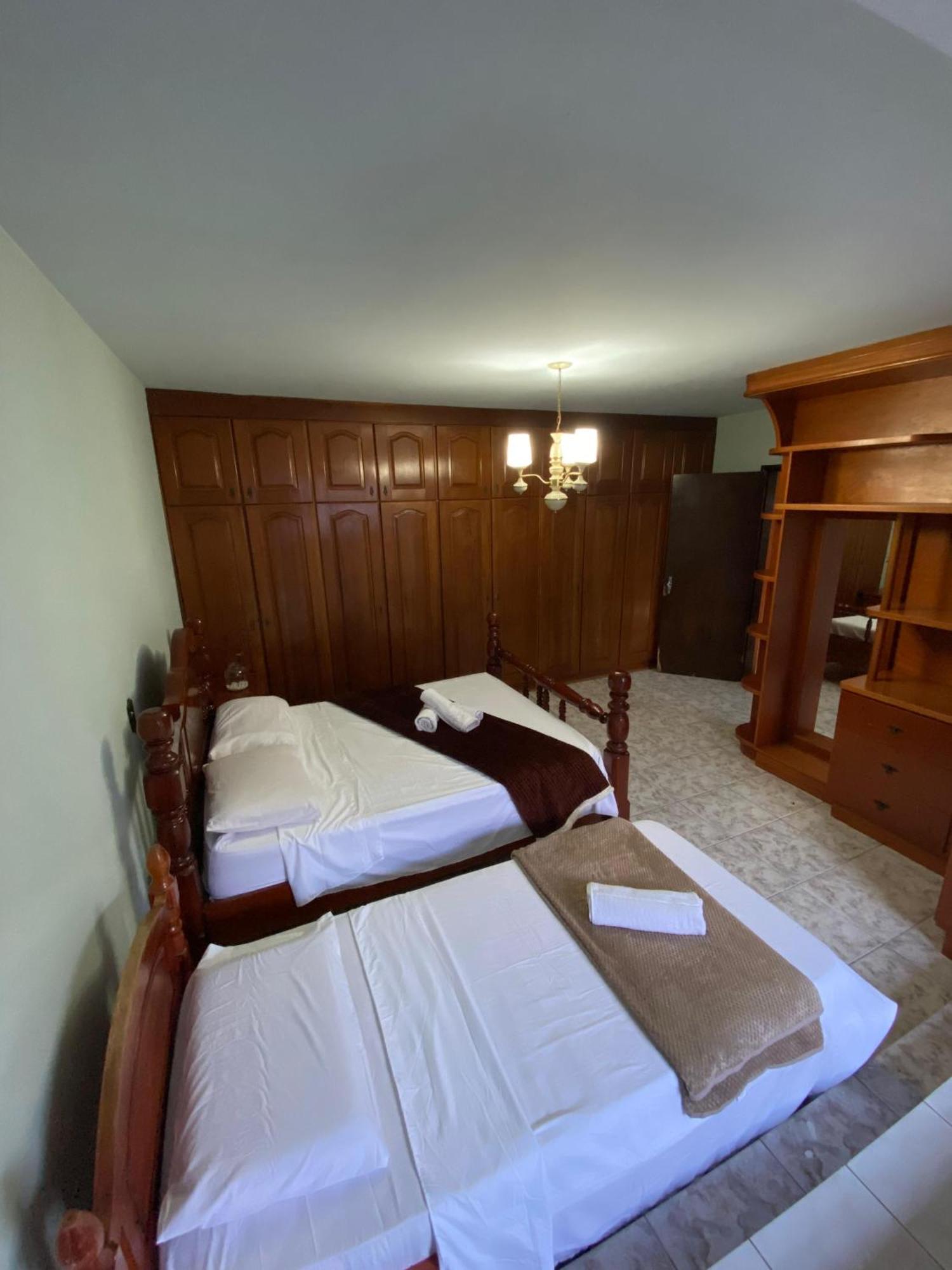 Triana Guest House Фос-ду-Іґуасу Екстер'єр фото