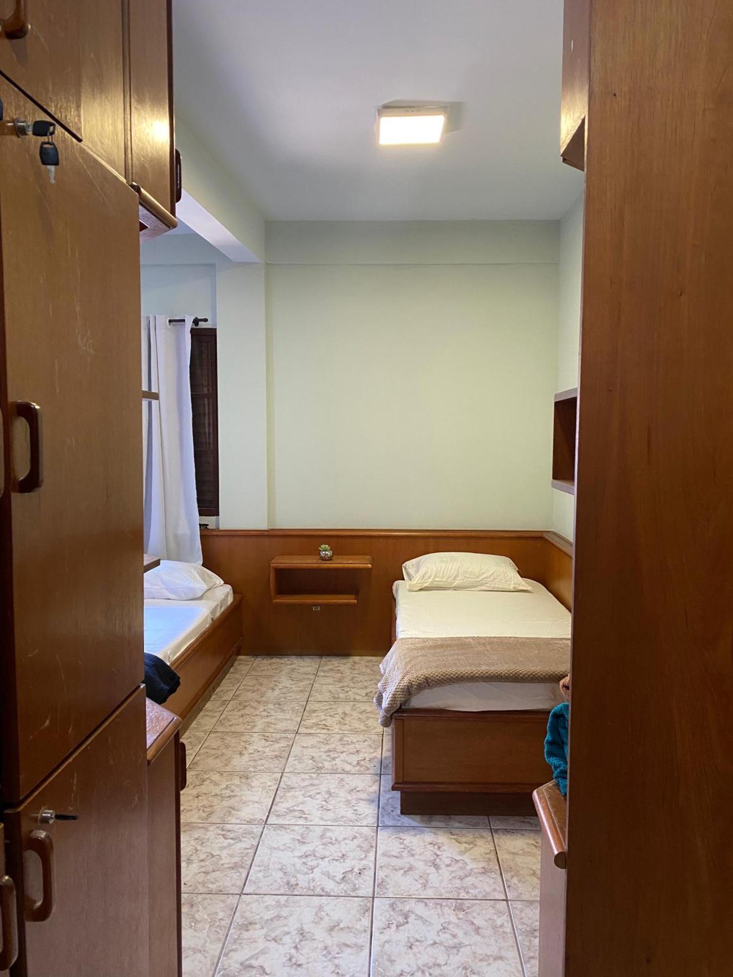 Triana Guest House Фос-ду-Іґуасу Екстер'єр фото