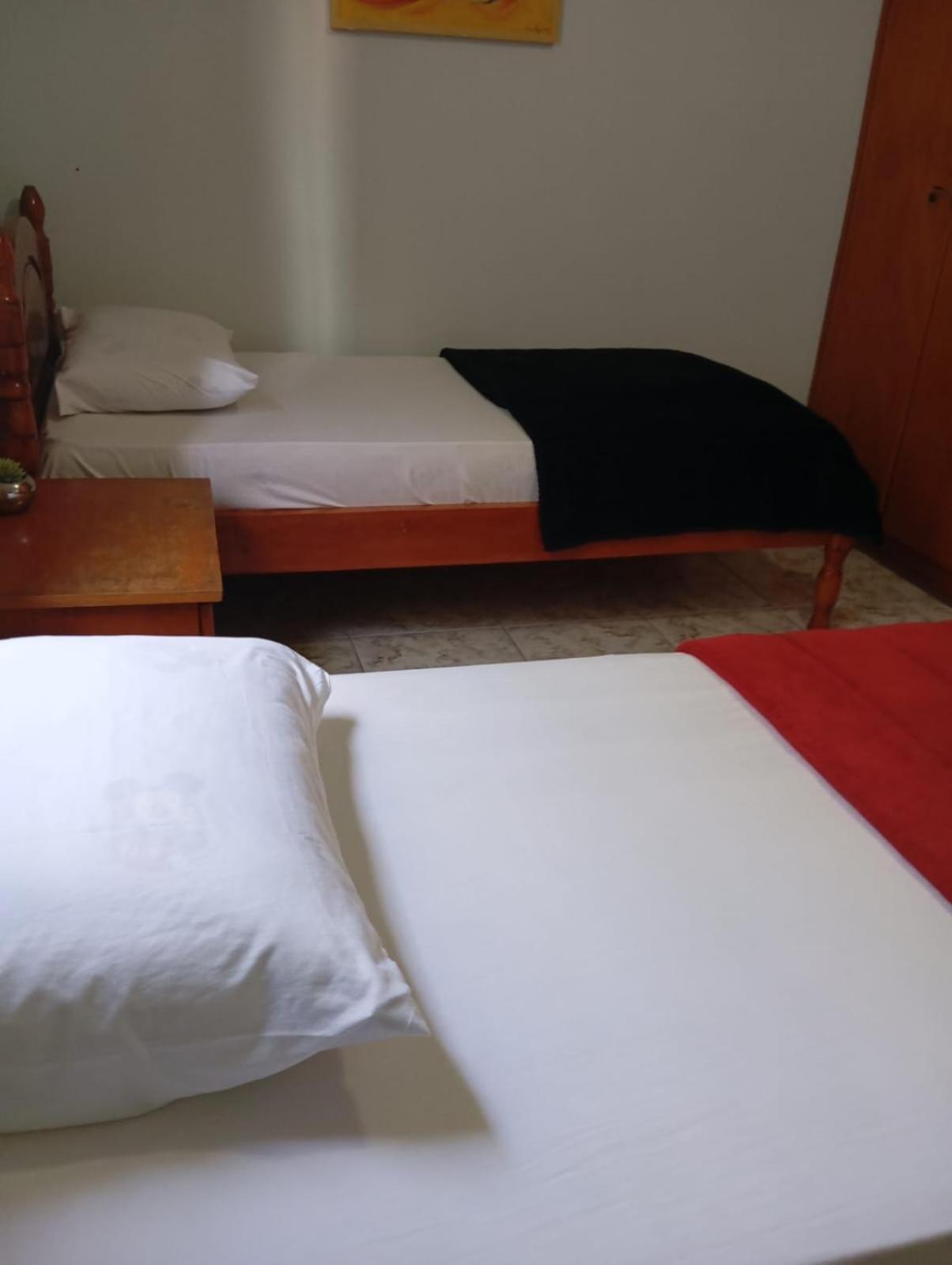Triana Guest House Фос-ду-Іґуасу Екстер'єр фото